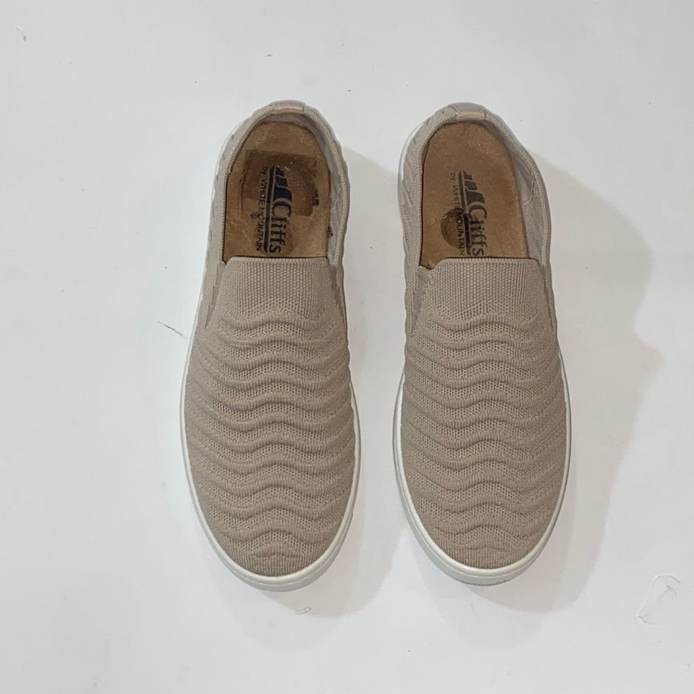 Cliffs by White Mountain Women Shoes Size 8.5 M